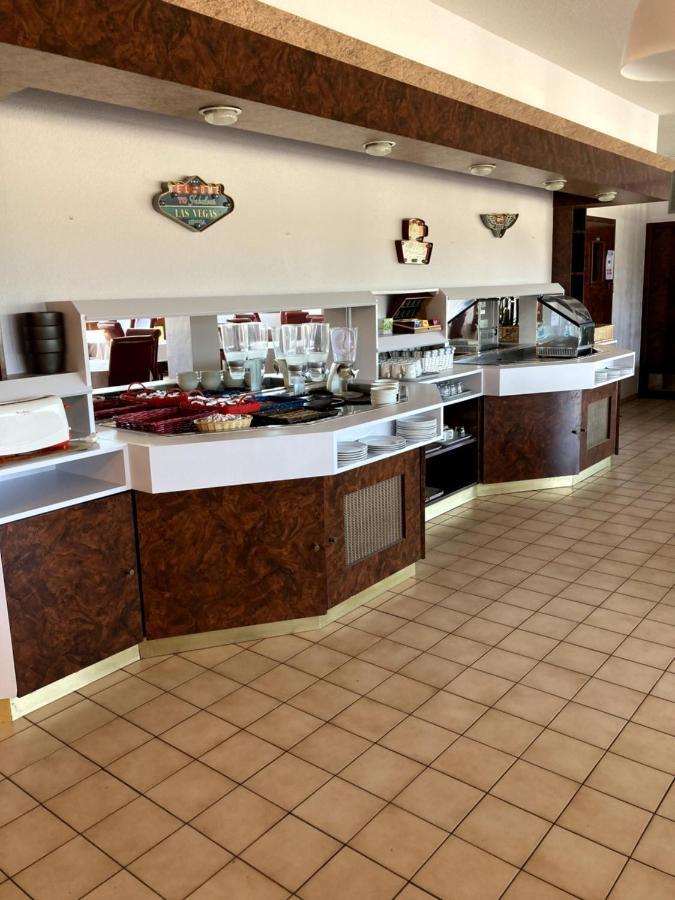 Brit Hotel Essentiel Moulins Avermes المظهر الخارجي الصورة