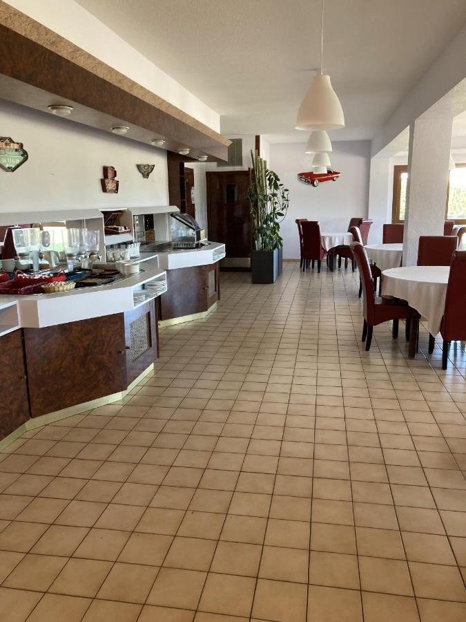 Brit Hotel Essentiel Moulins Avermes المظهر الخارجي الصورة
