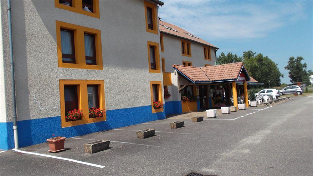 Brit Hotel Essentiel Moulins Avermes المظهر الخارجي الصورة