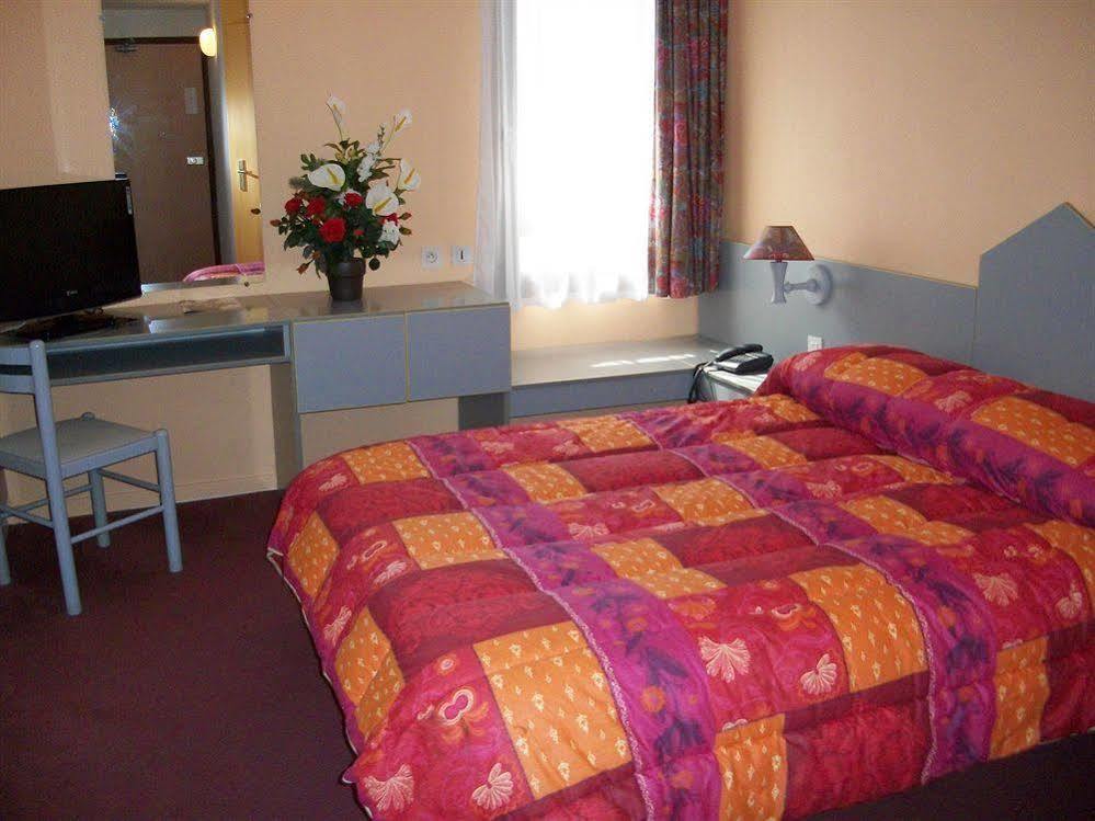 Brit Hotel Essentiel Moulins Avermes المظهر الخارجي الصورة